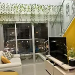 Charming Loft Near The Beach