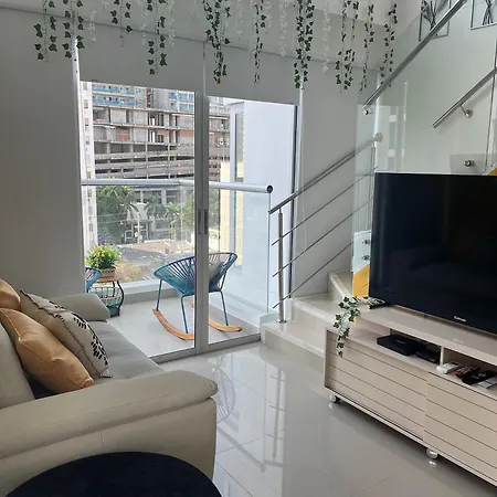 Charming Loft Near The Apartment